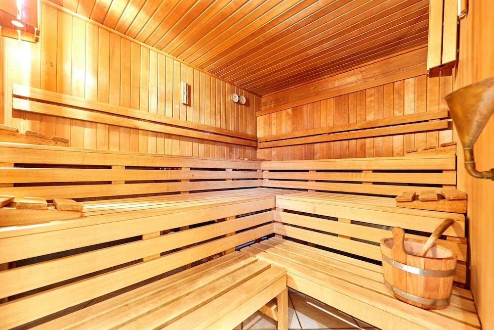 swimming pool spa