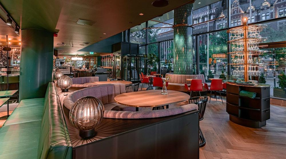 restaurant cafeteria