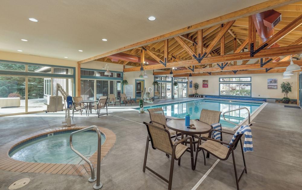swimming pool spa
