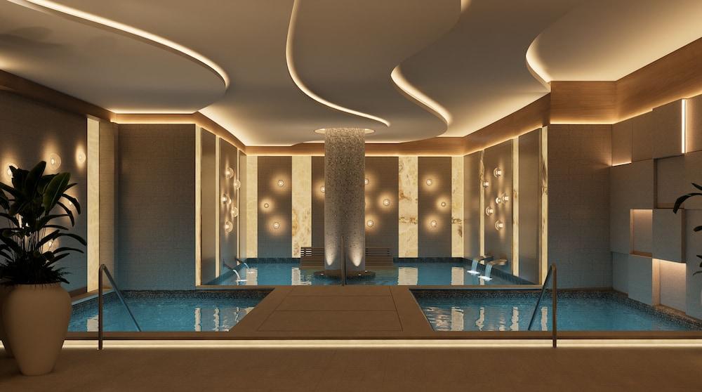 swimming pool spa