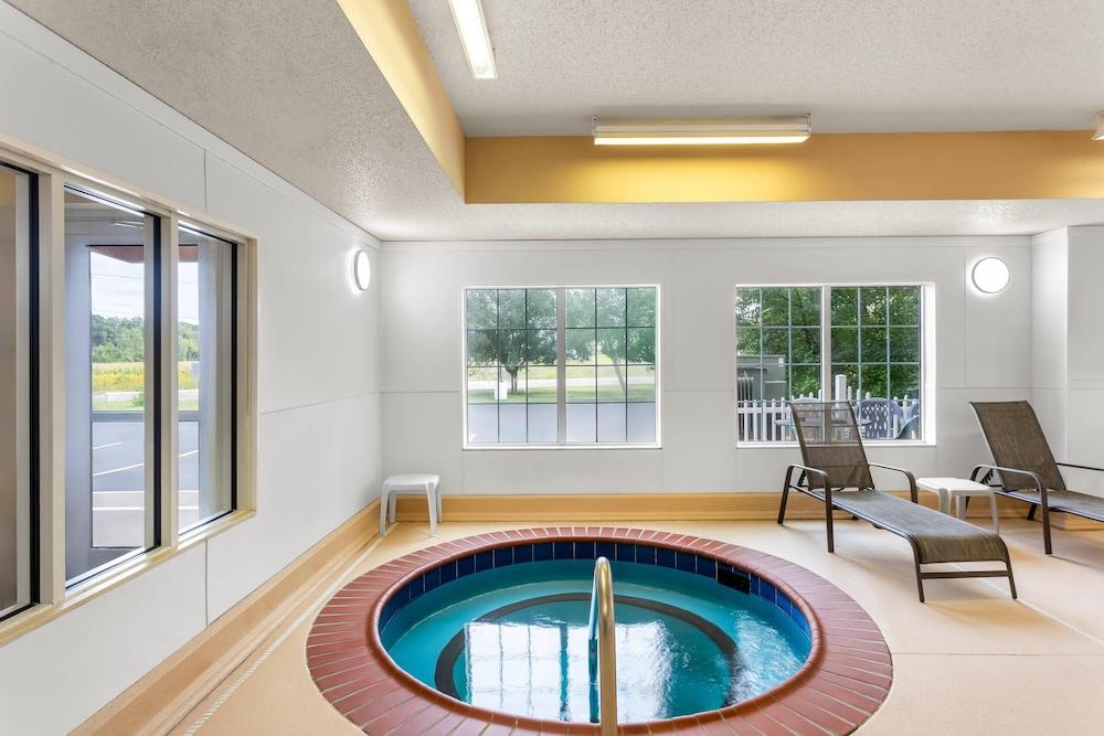 swimming pool spa