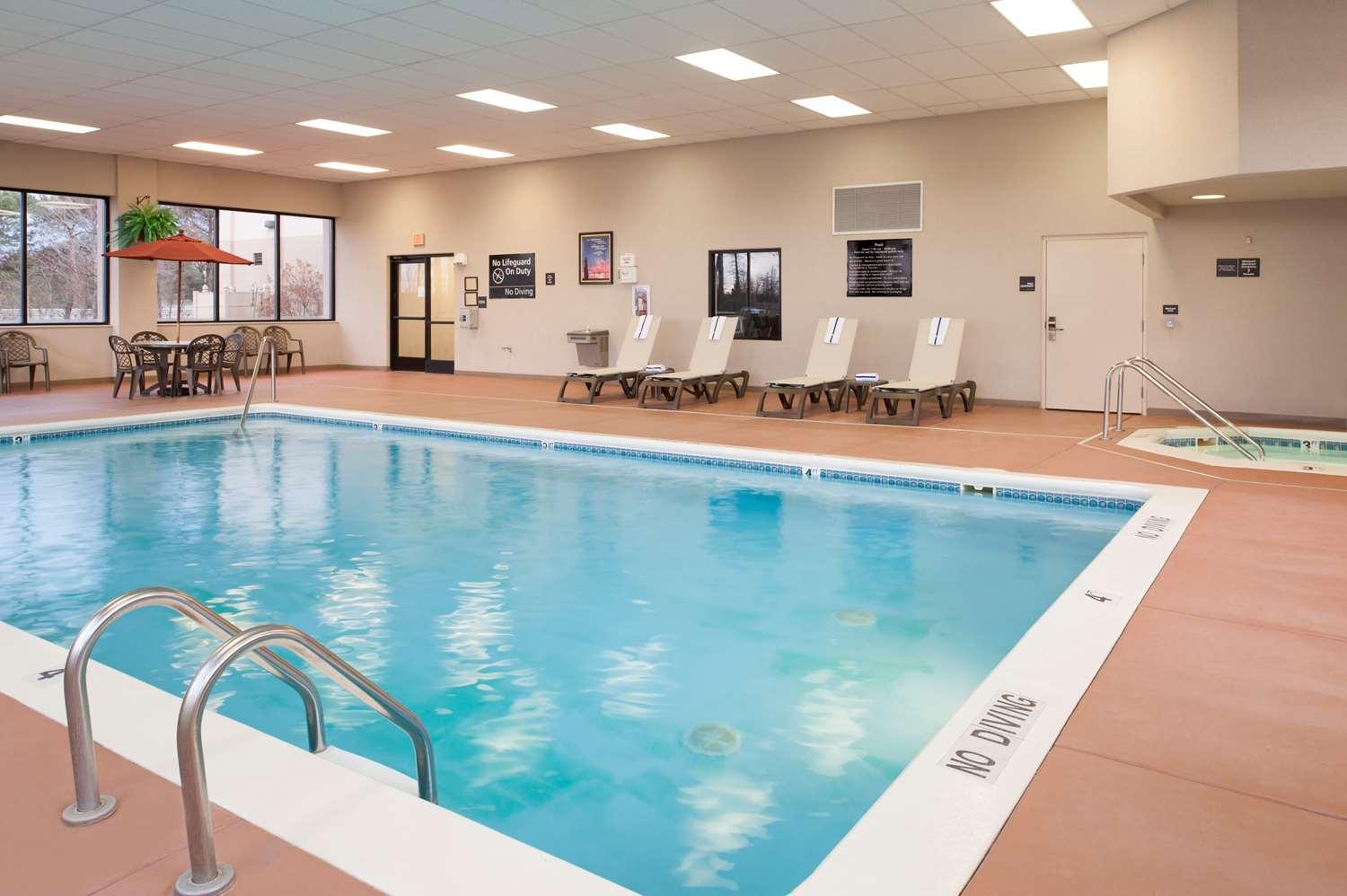 swimming pool spa