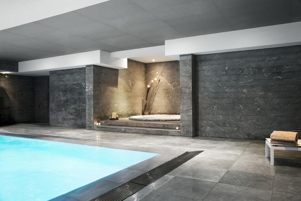swimming pool spa