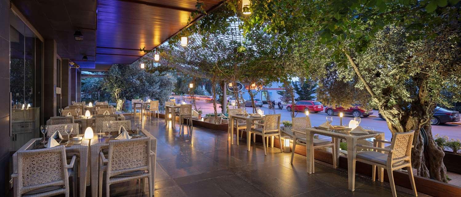 restaurant cafeteria