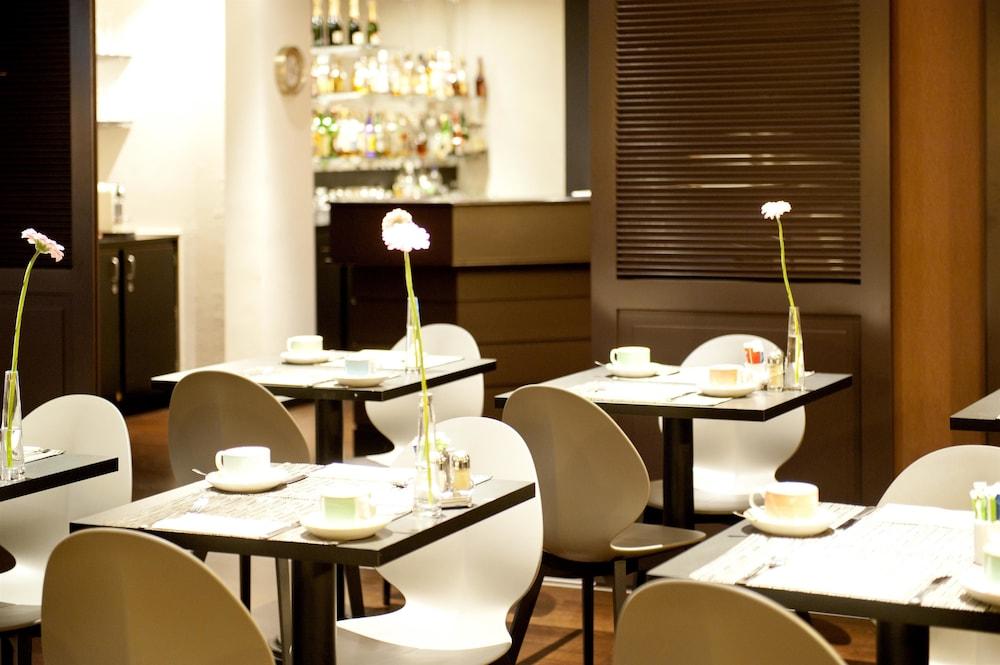 restaurant-cafeteria