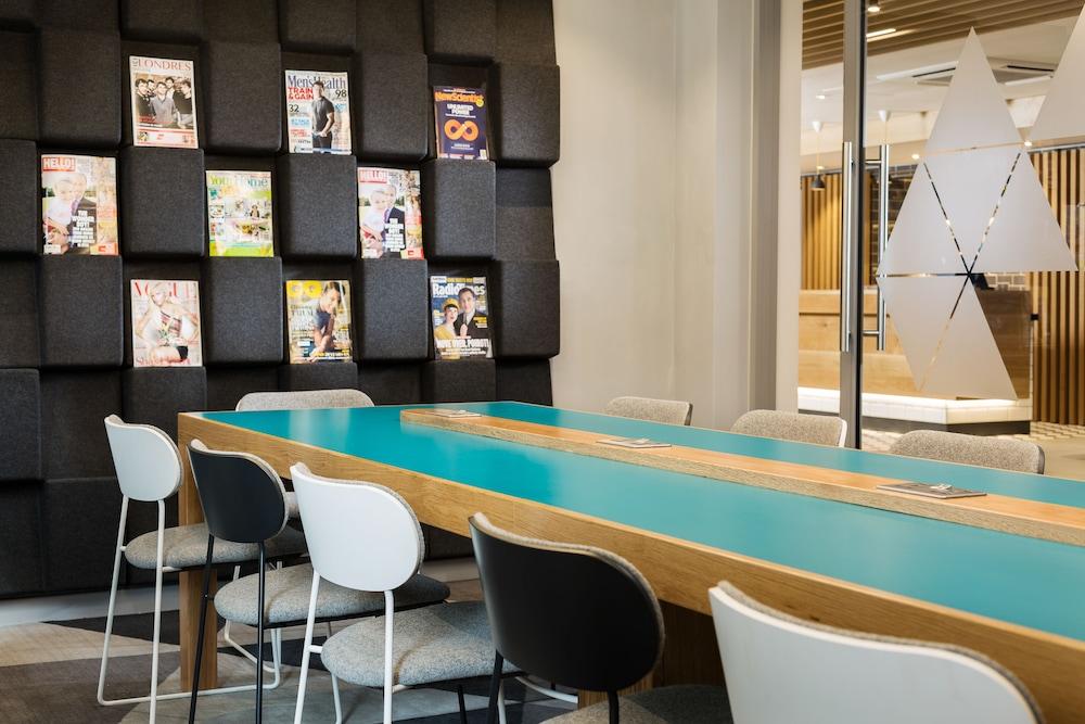 restaurant cafeteria