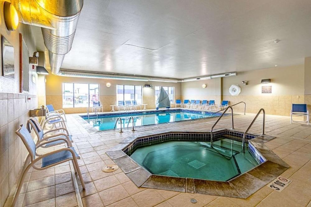 swimming pool spa