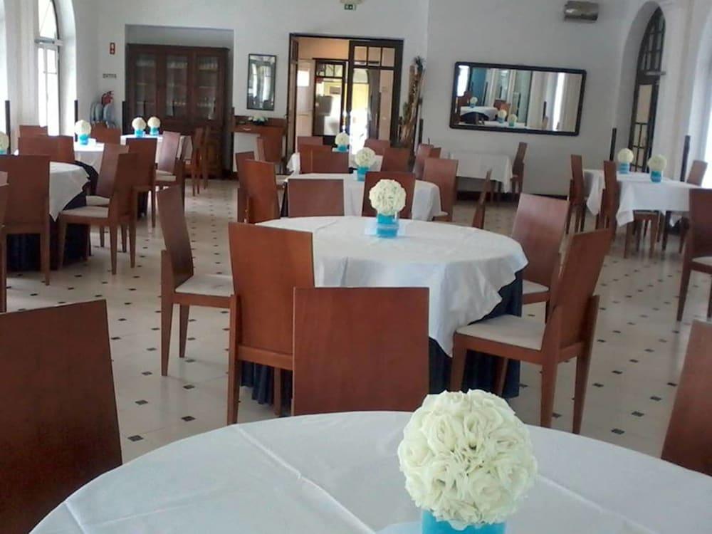 restaurant-cafeteria