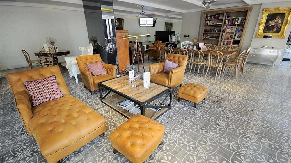 lounge