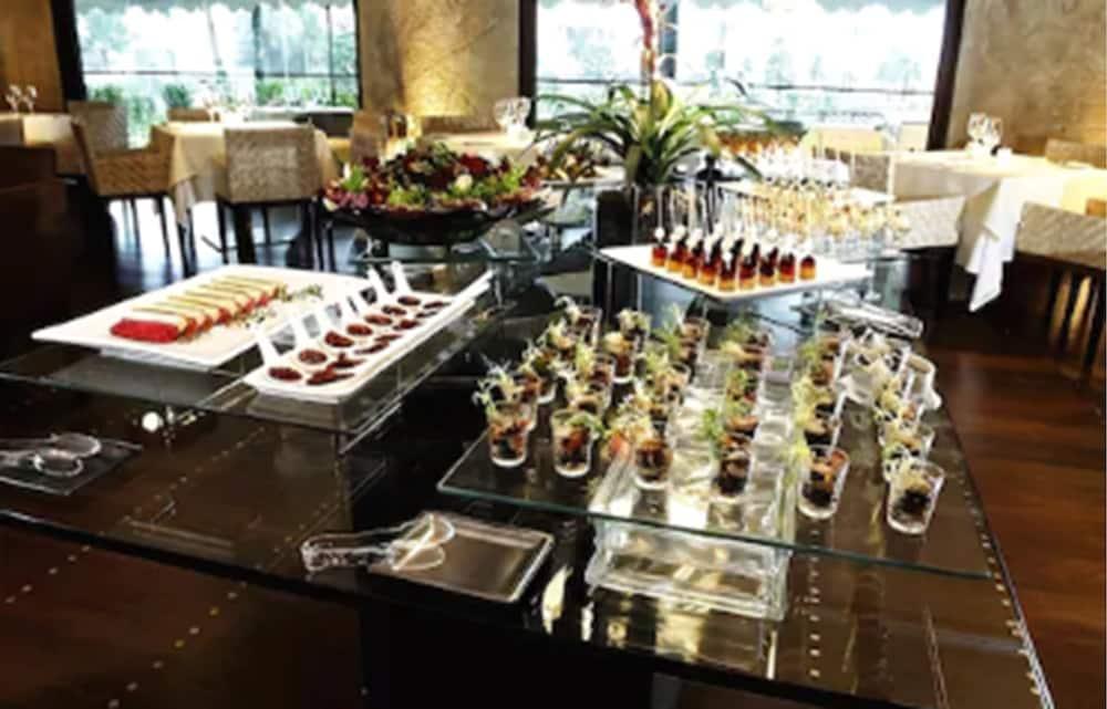 restaurant-cafeteria
