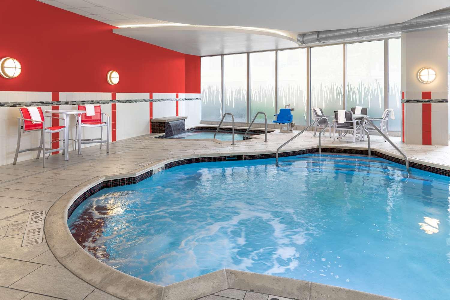 swimming pool spa