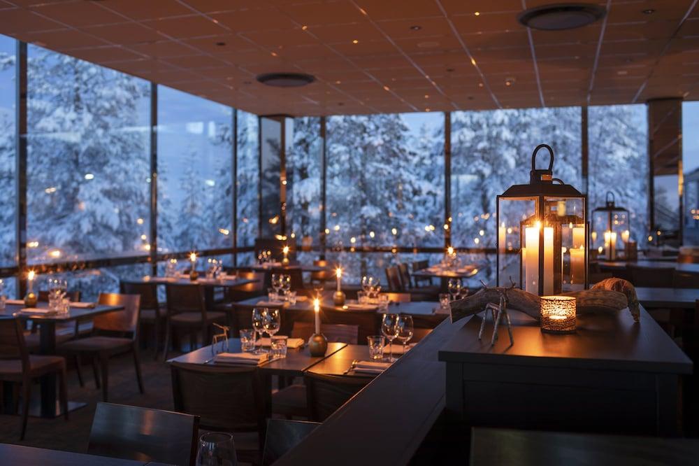 restaurant cafeteria