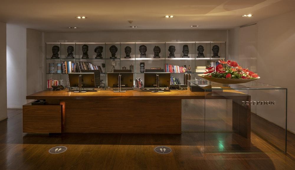 lobby