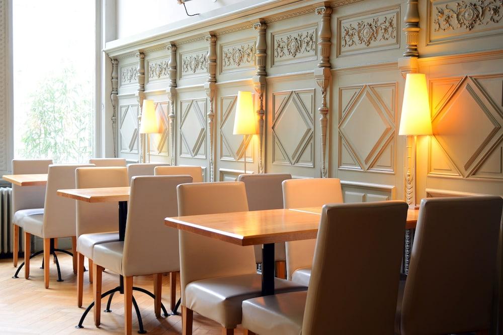 restaurant-cafeteria