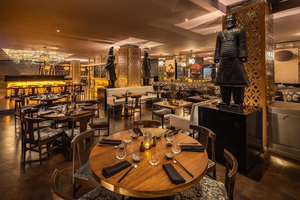restaurant cafeteria