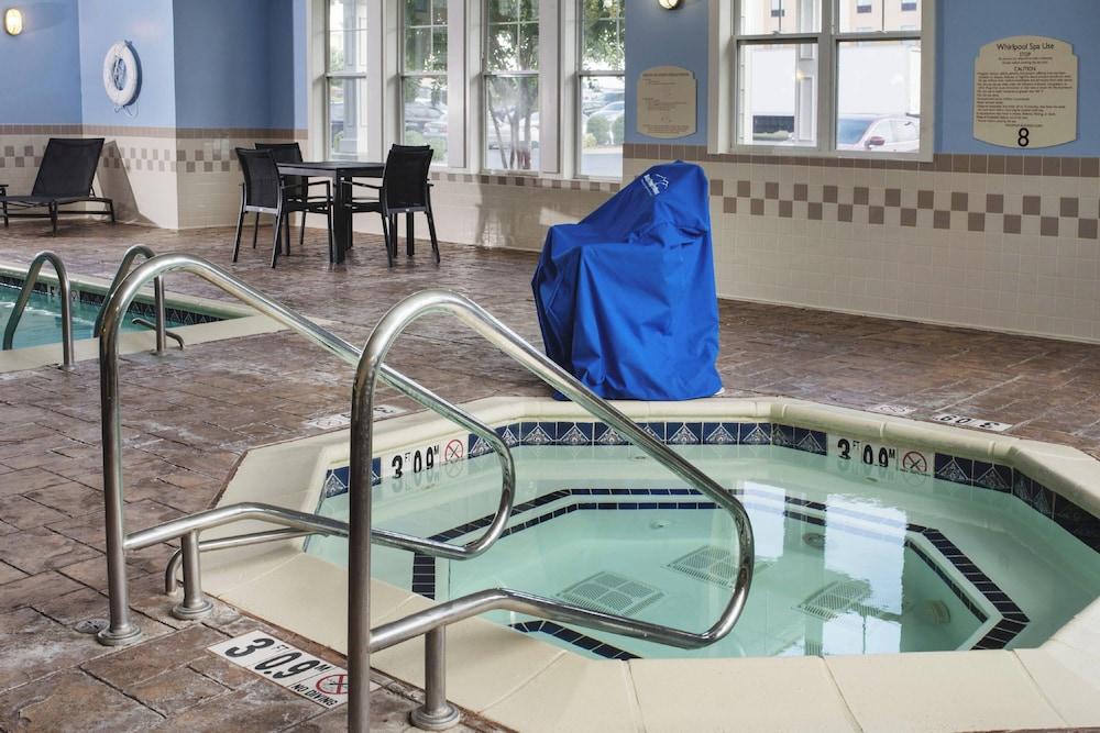 swimming pool spa
