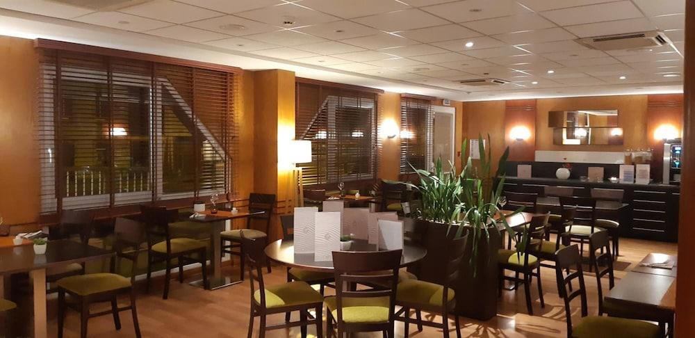 restaurant-cafeteria