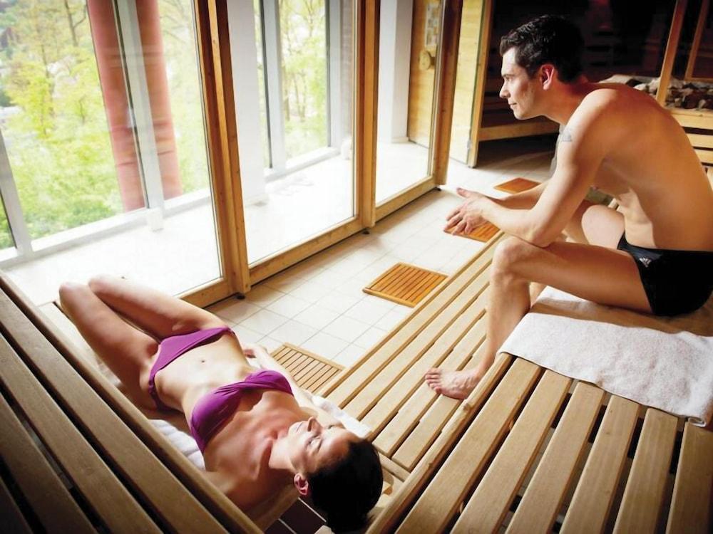 swimming pool spa