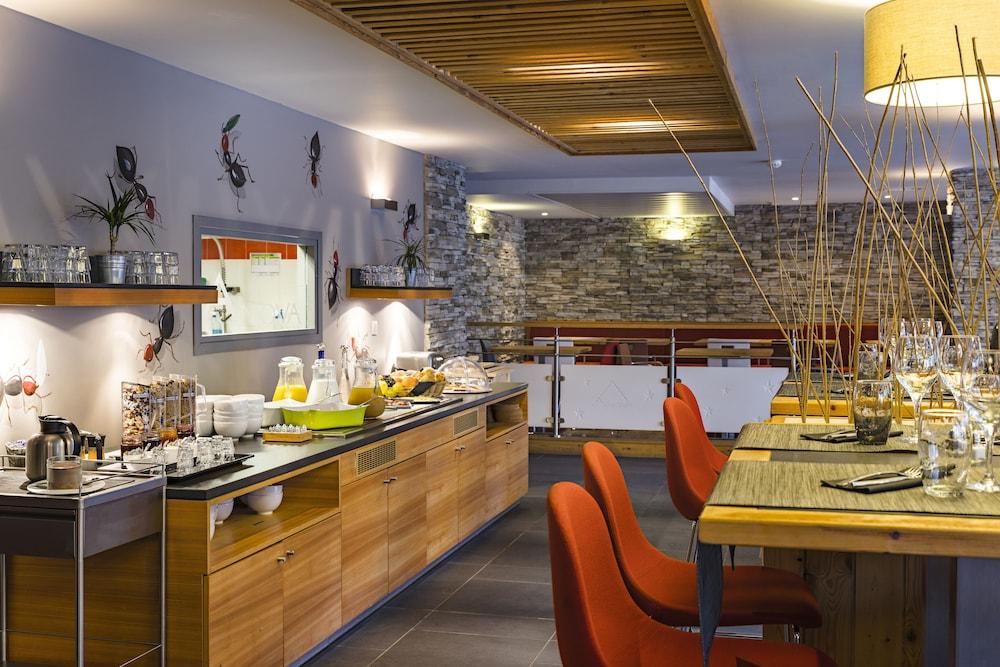restaurant cafeteria