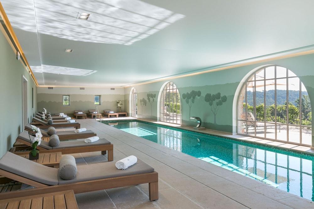 swimming pool spa