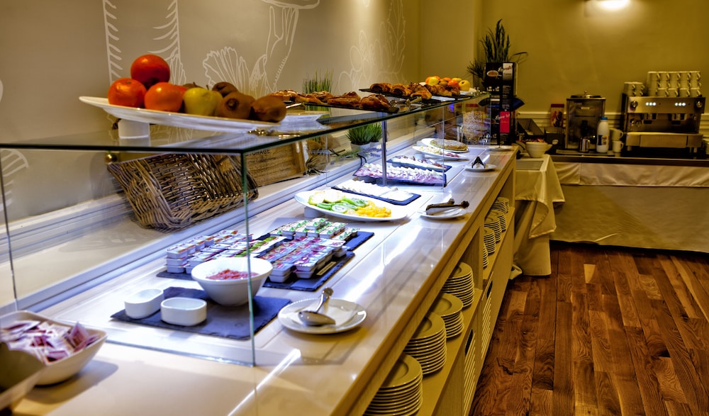 restaurant cafeteria