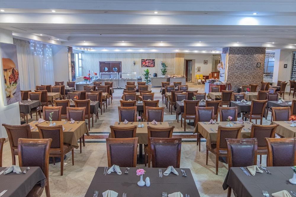 restaurant cafeteria
