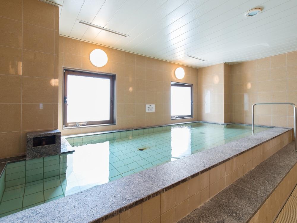 swimming pool spa