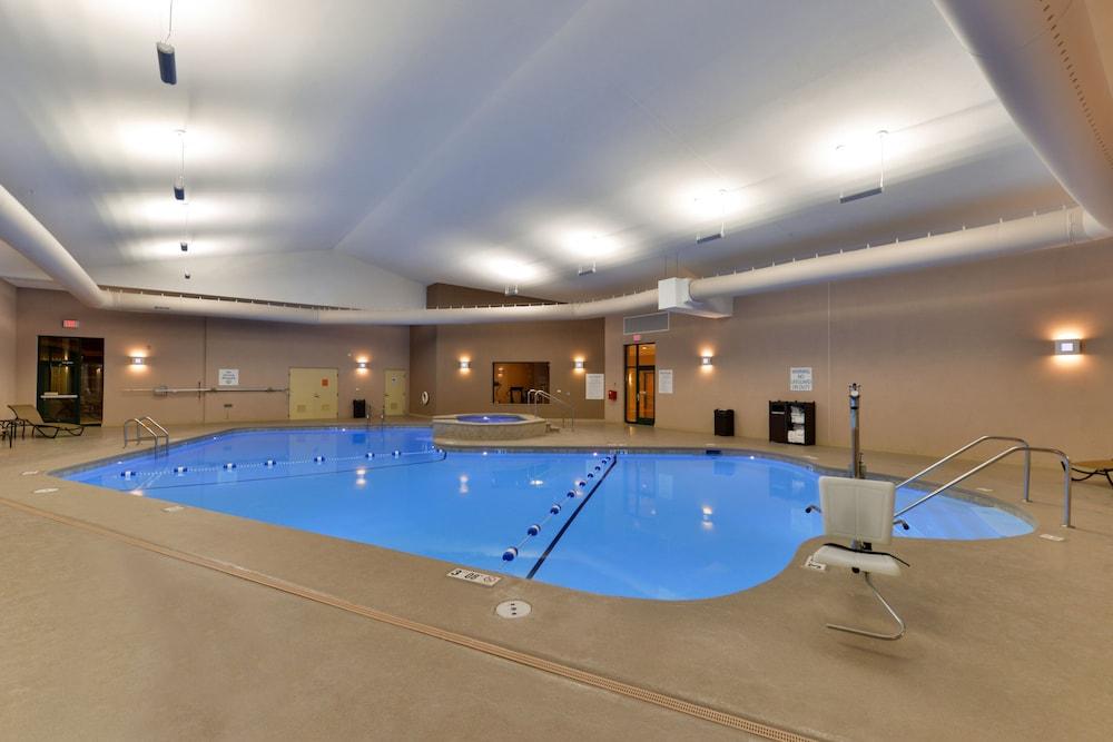 swimming pool spa
