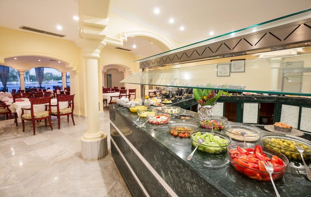 restaurant cafeteria