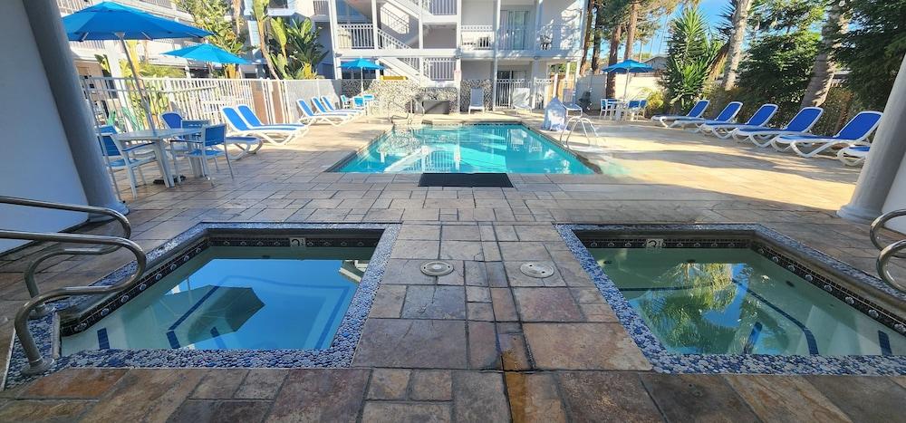 swimming pool spa