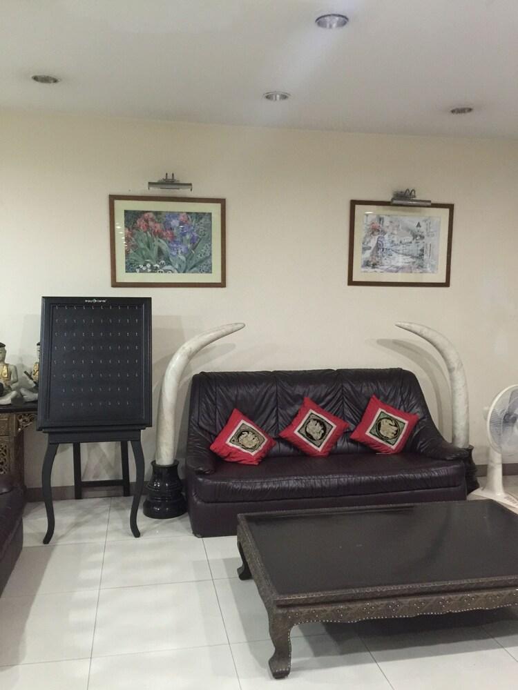 lounge