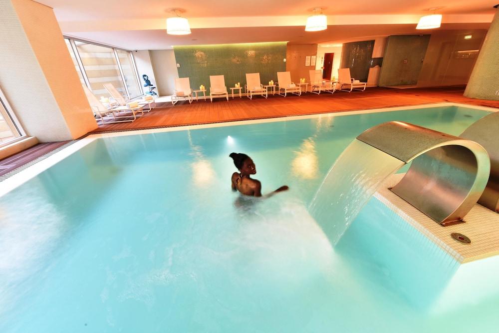 swimming pool spa