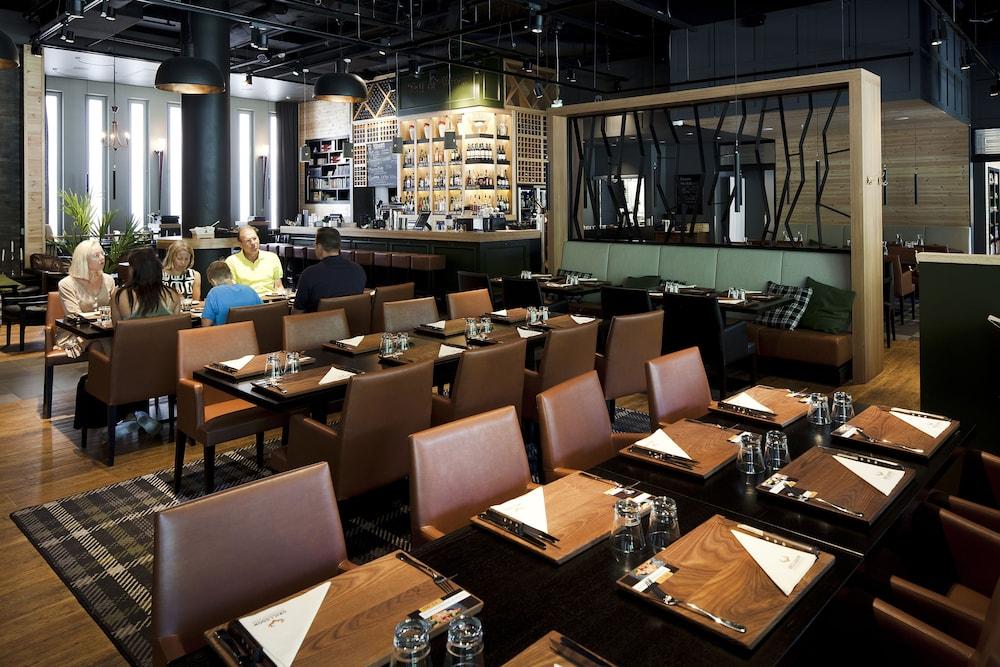 restaurant cafeteria
