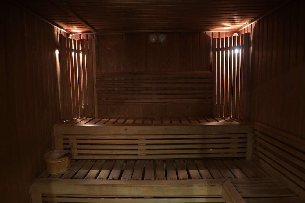 swimming pool spa
