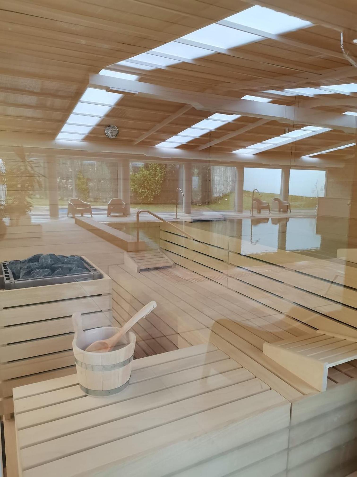 swimming pool spa
