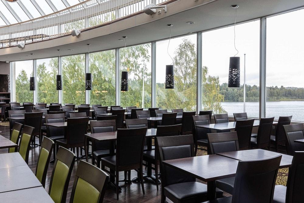 restaurant cafeteria