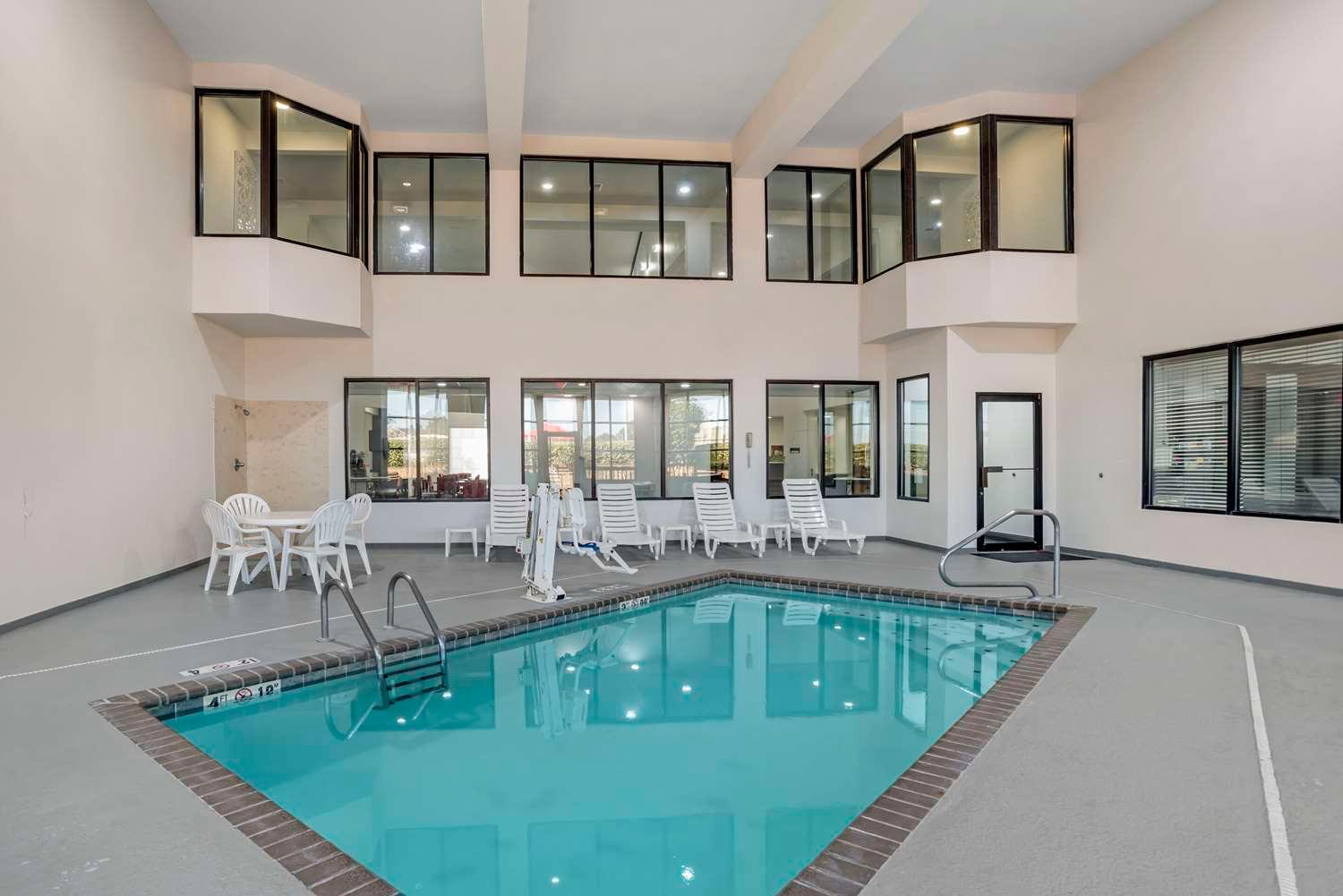 swimming pool spa