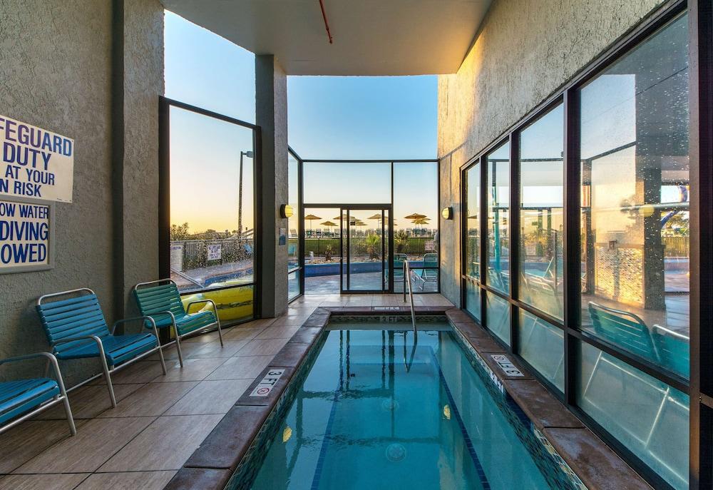 swimming pool spa