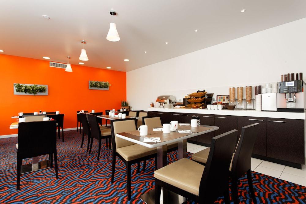 restaurant-cafeteria