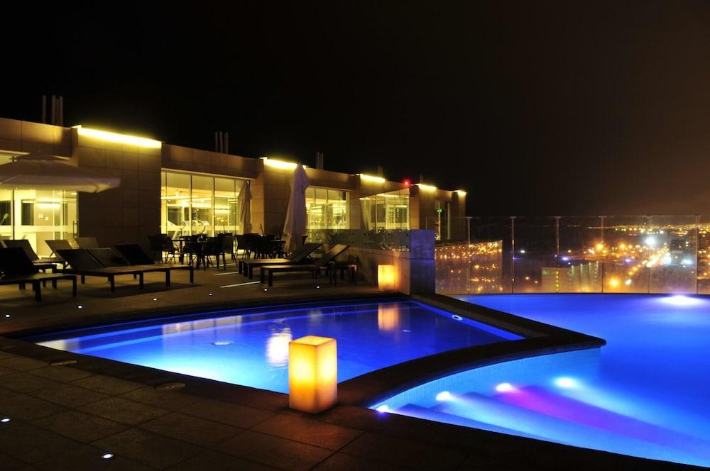swimming pool spa