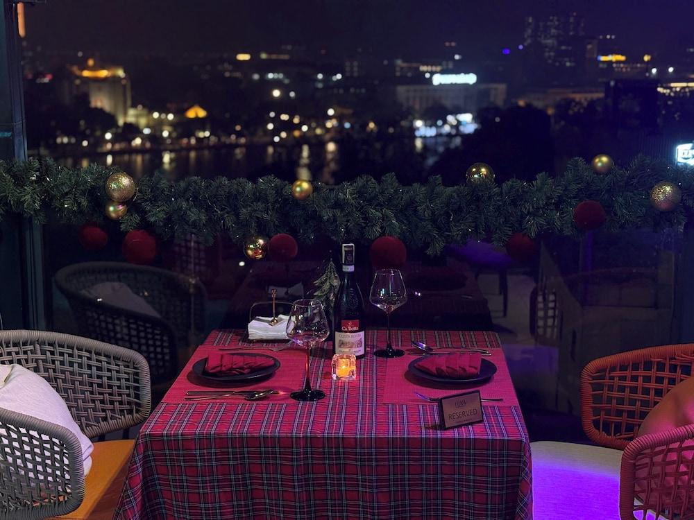 restaurant cafeteria