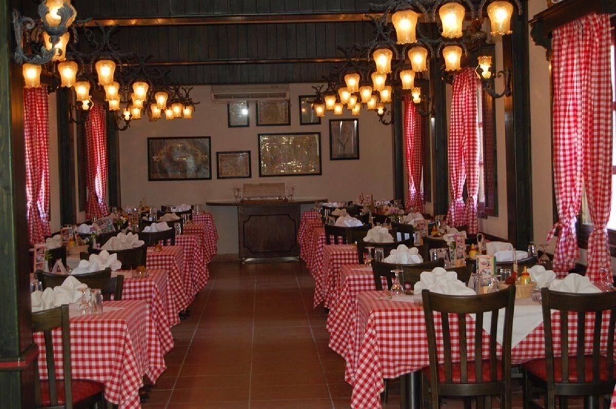 restaurant cafeteria