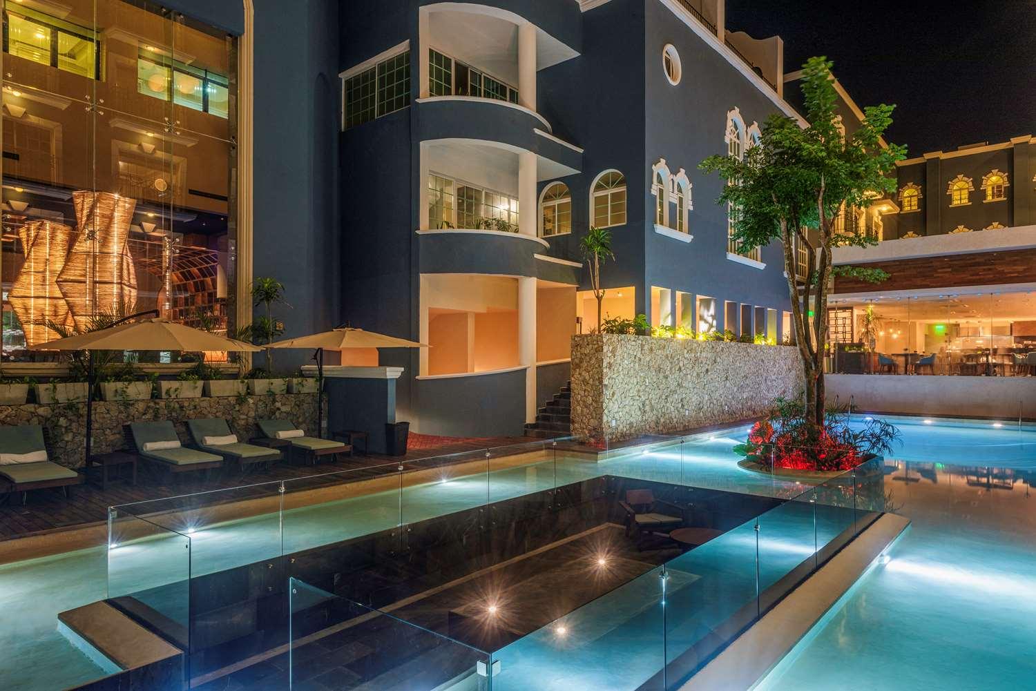 swimming pool spa
