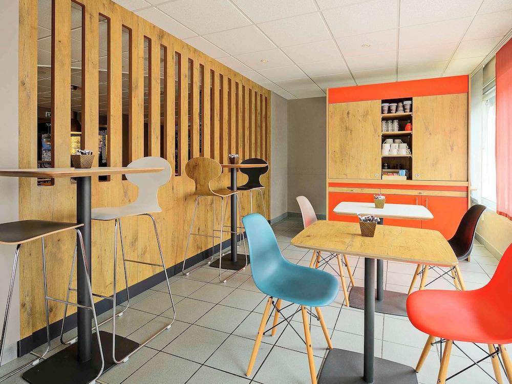 restaurant-cafeteria