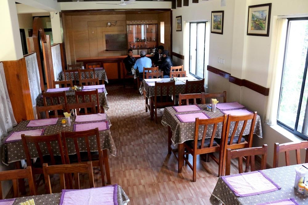 restaurant-cafeteria