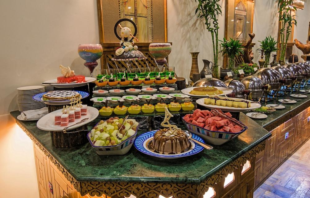 restaurant cafeteria