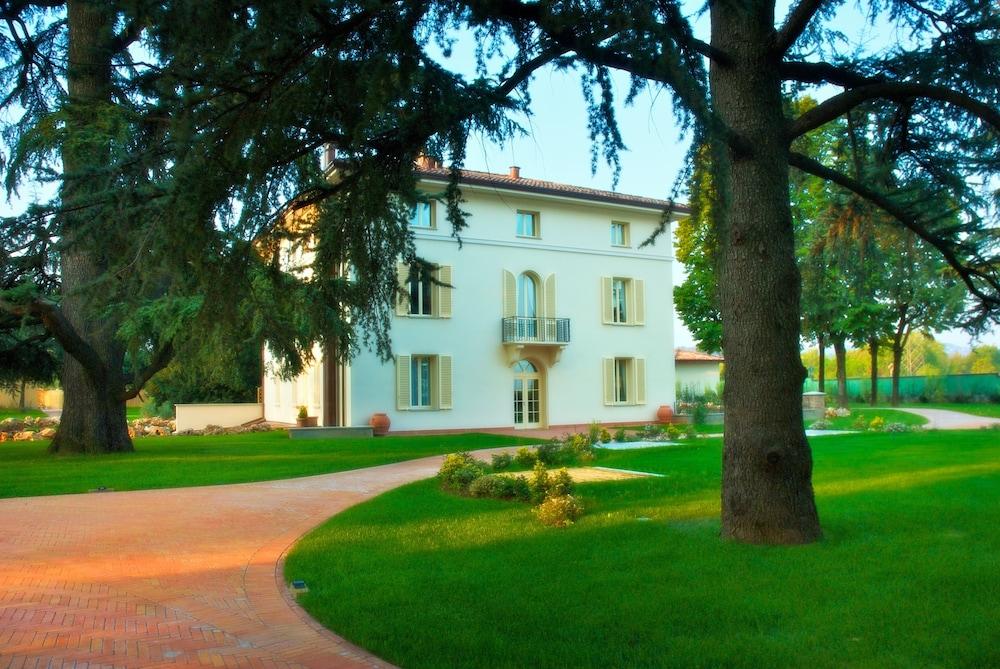 surroundings