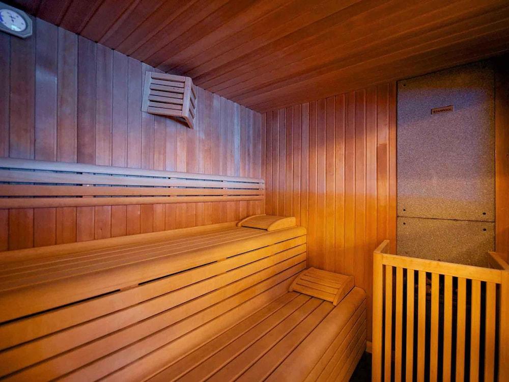 swimming pool spa