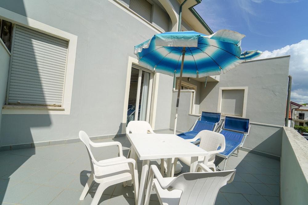 swimming pool spa