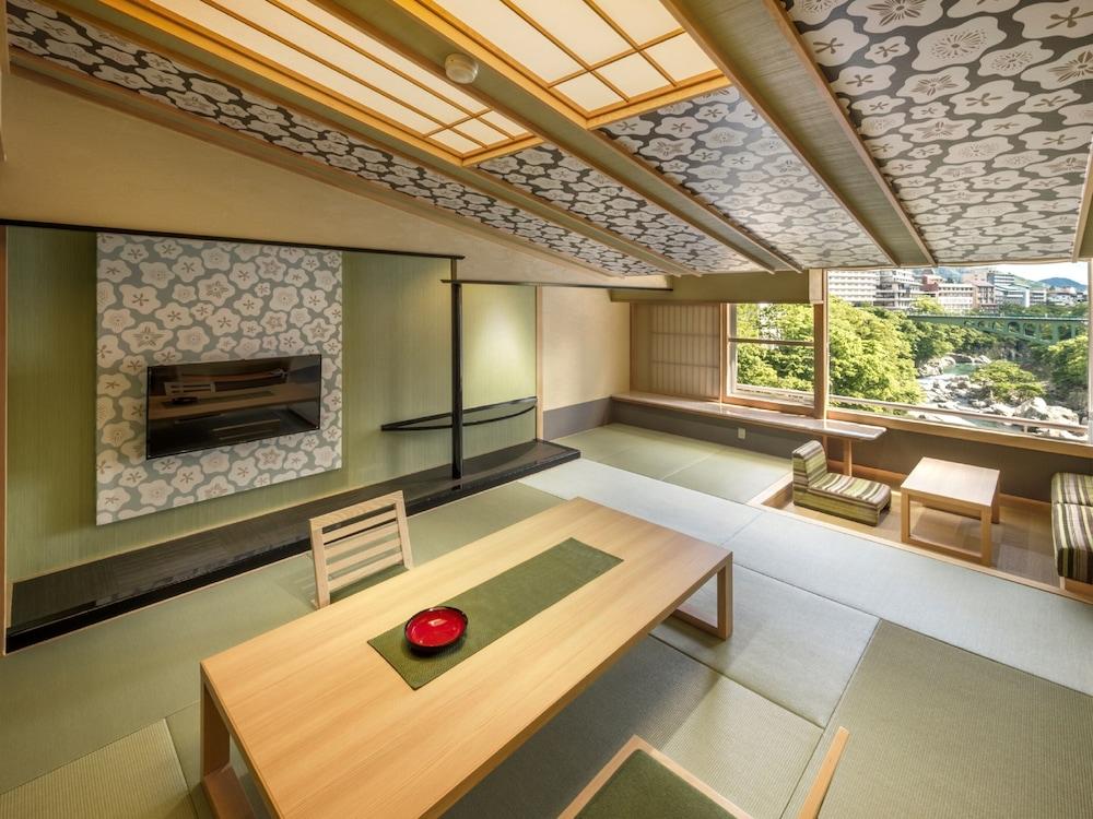 swimming pool spa